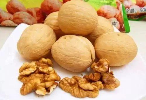 What are the effects of walnuts